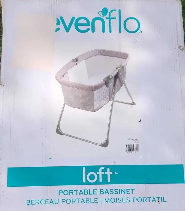 Evenflo Loft Portable Bassinet in Playpens, Swings & Saucers in City of Toronto - Image 3