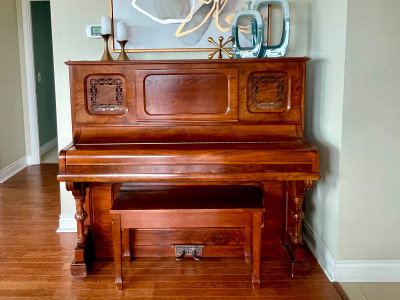 Upright PIANO - Excellent Condition