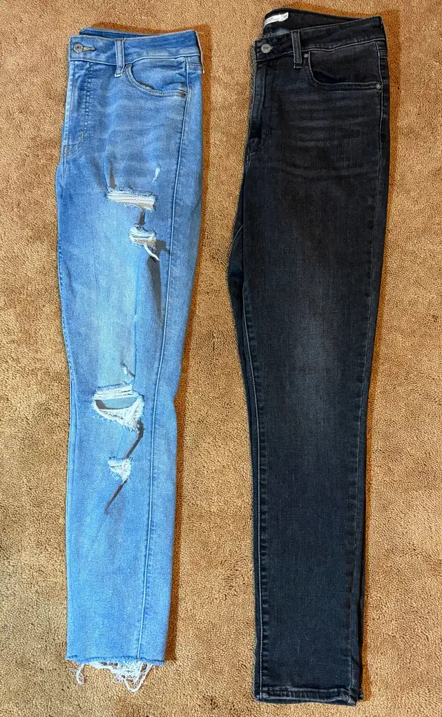 Women’s Jeans in Women's - Bottoms in Kitchener / Waterloo - Image 2