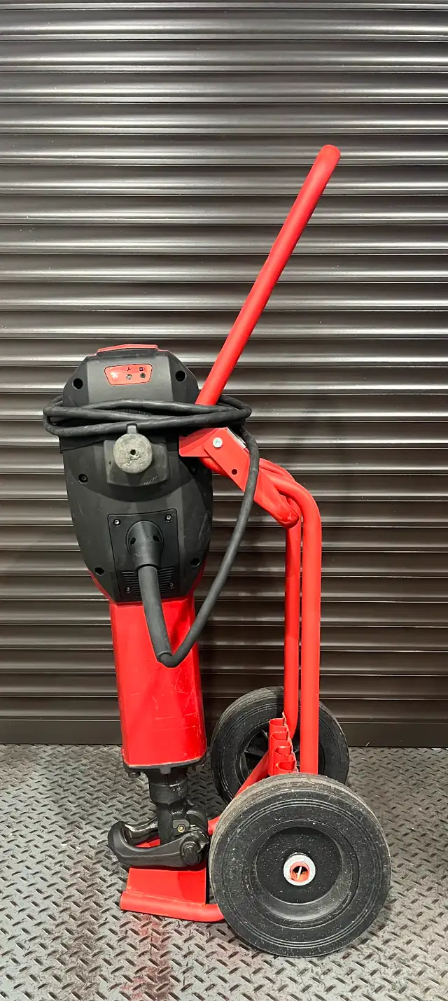 HILTI TE 3000-AVR HEAVY-DUTY ELECTRIC JACKHAMMER62864364777986122