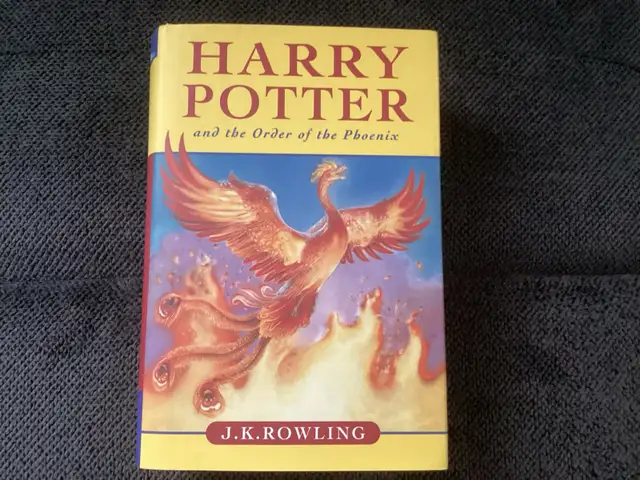 1st Edition Books : Harry Potter ( errors ) and Hunger Games in Children & Young Adult in St. Catharines - Image 5