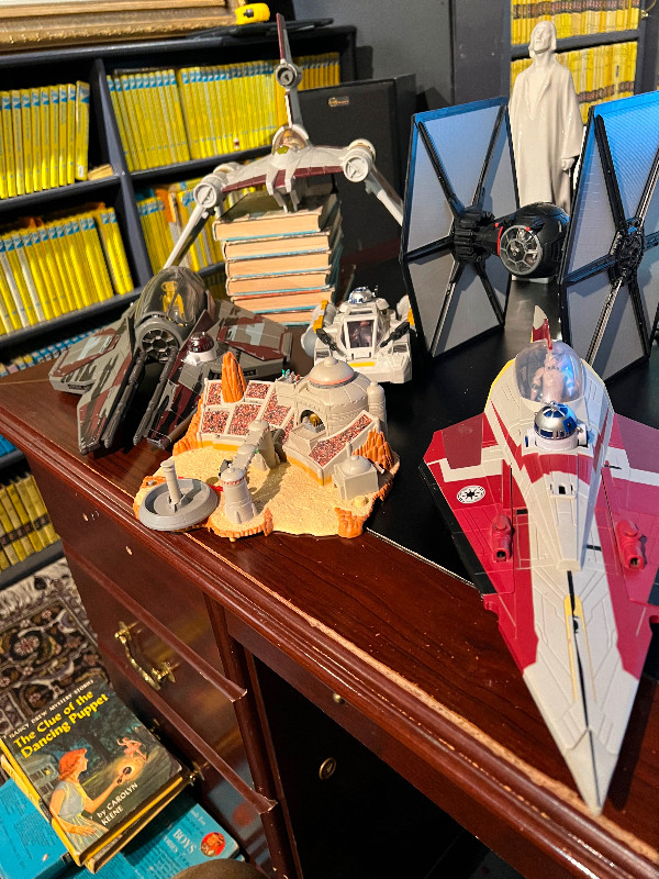 STAR WARS SHIPS!!! in Arts & Collectibles in Kelowna