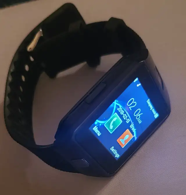 Bluetooth Smart Watch in Jewellery & Watches in London - Image 2