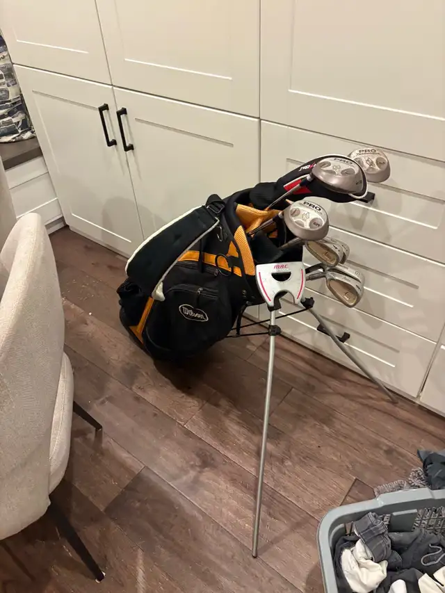women’s left handed golf clubs and bag  in Golf in Guelph - Image 4
