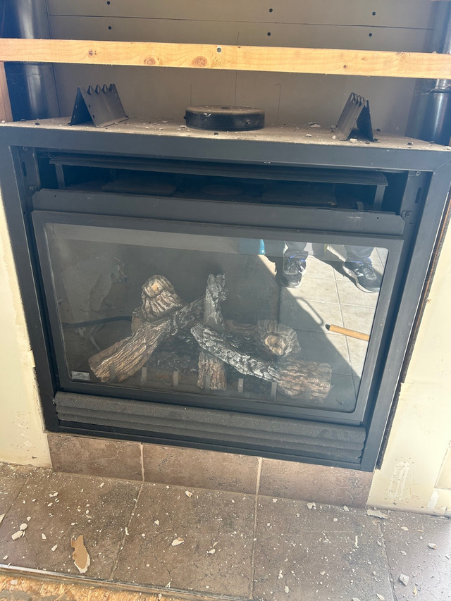 Napoleon gas 36” fireplace! in Fireplace & Firewood in Hamilton - Image 2