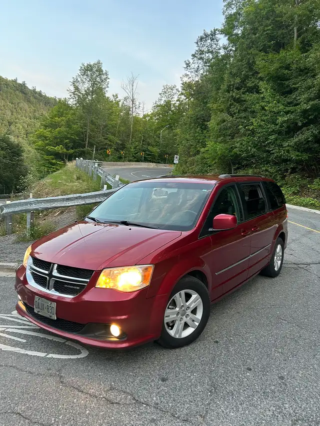 RUST PROOFED Caravan w/Backup Camera!!!!