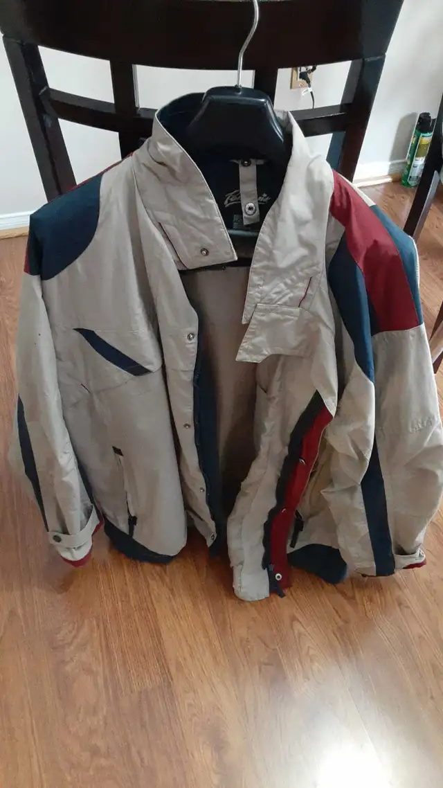 Assorted Jacket Woman / Men’s in Men's in Oshawa / Durham Region - Image 8