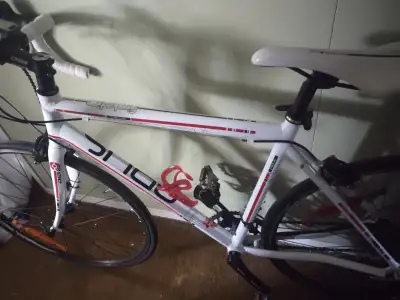 Vélo opus comme neuf M'écrire pour plus d'infos