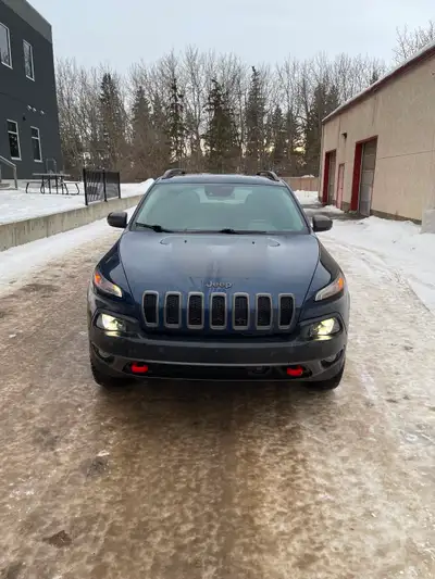 This is a 2018 Jeep Cherokee Trailhawk leather plus 4X4 that I bought in fall of 2018. It has quite...