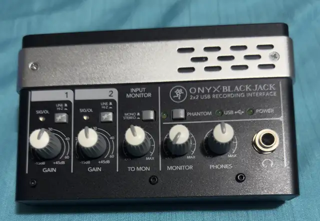 Mackie Onyx Blackjack in Pro Audio & Recording Equipment in Windsor Region - Image 2