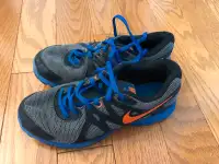 Nike size 4.5 youth running shoes