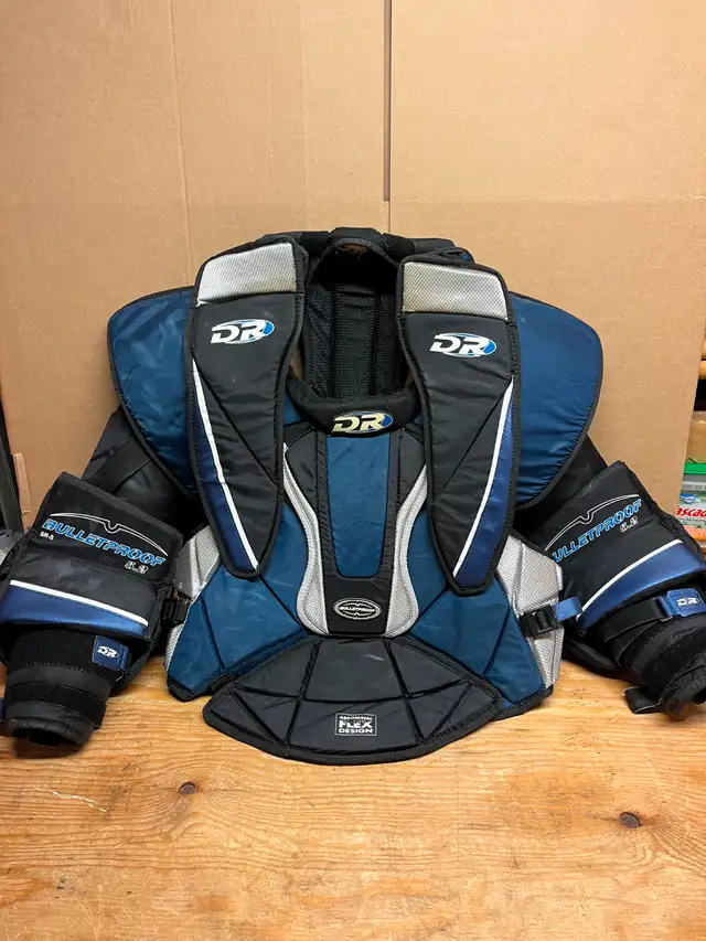 Goalie Equipment in Hockey in Oakville / Halton Region - Image 5
