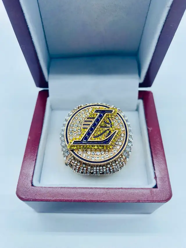 Lebron James	m LA Lakers NBA Championship Ring In Custom Display in Arts & Collectibles in London - Image 3