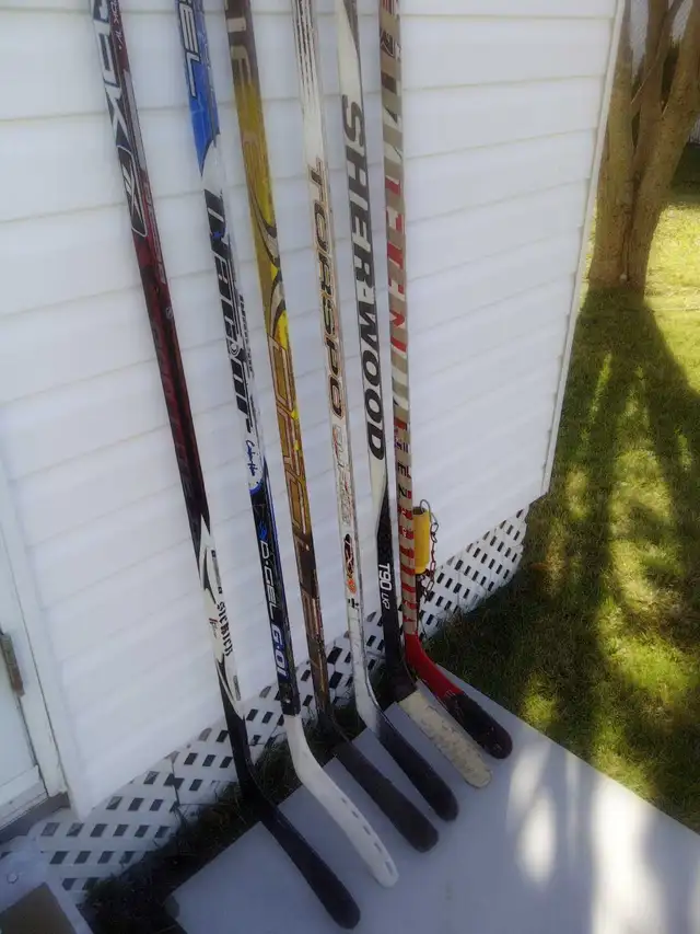 6 baton d'hockey pour gaucher in Hockey in Drummondville - Image 3