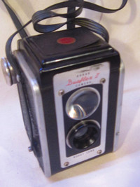Vintage ~ Dualflex Camera Box 26