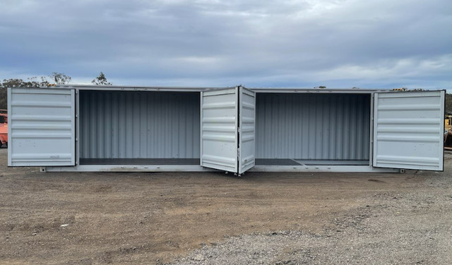 Shipping Container with 2 x Side Doors for 40ft in Other in St. Catharines - Image 2
