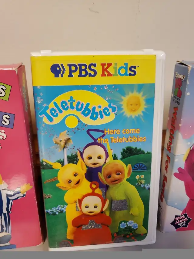Vintage Kids 4PC Lot VHS BANANAS IN PYJAMAS, TELETUBIES, BARNEY, in CDs, DVDs & Blu-ray in St. Catharines - Image 5