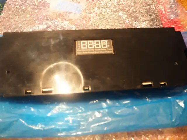 G.E. range electronic  board in Stoves, Ovens & Ranges in Laurentides - Image 3