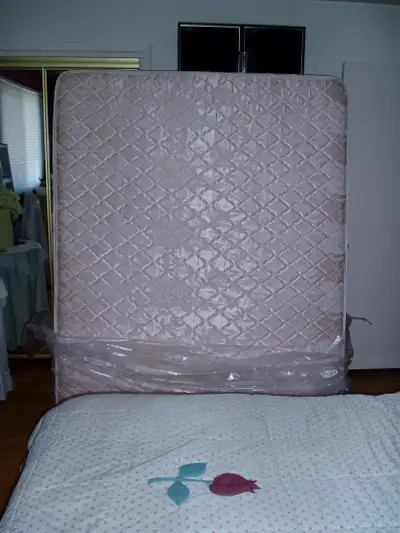 Matelas Queen pour roulotte, View more