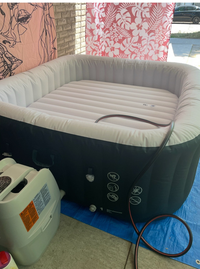yard sale  in Other in Kitchener / Waterloo - Image 2
