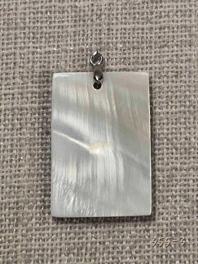 Ormeau et nacre naturelle mother of pearl abalone pendant. in Hobbies & Crafts in Laval / North Shore - Image 4