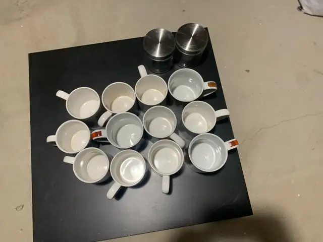 Corelle 12 peice mugs, jars, kitchen items.  in Kitchen & Dining Wares in Markham / York Region - Image 4