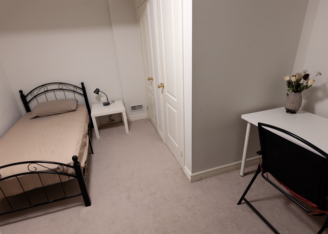 One Bedroom for Rent in W/O Basement in Markham - Shared