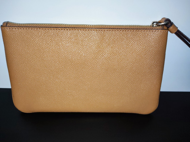 Coach Signature Corner Zip - Wallet  in Women's - Bags & Wallets in Red Deer - Image 3