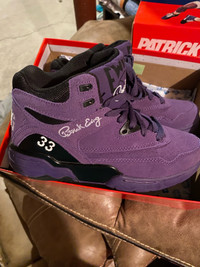 Purple Ewing’s like New, only worn once. SZ 6