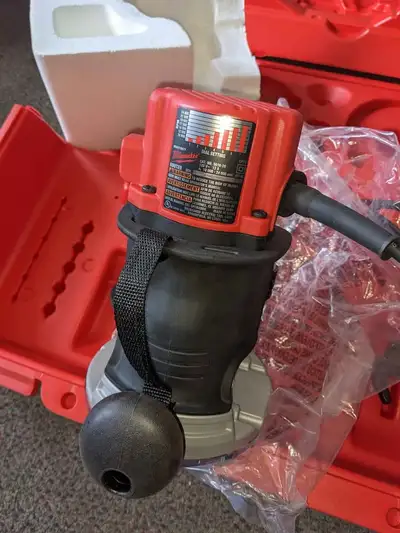 Router Milwaukee Mastergrip, View more