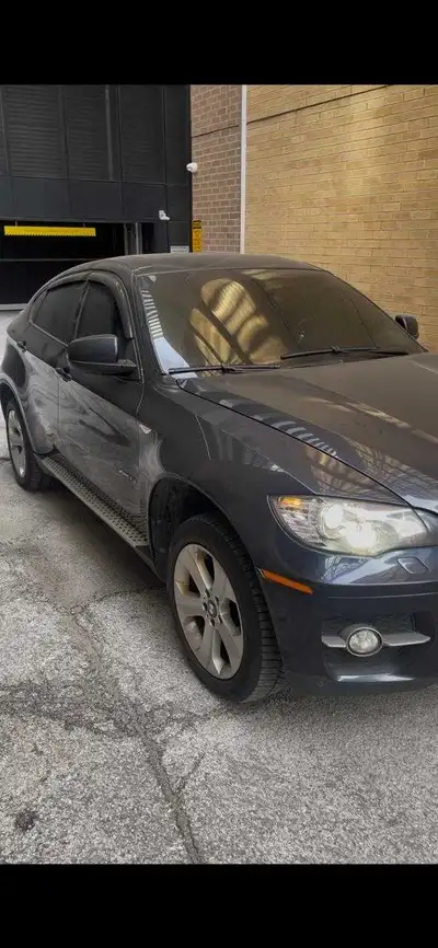 2011 BMW X6 in great condition, 404,453km, engine was replaced in 2019, comes with 4 winter tires. N...
