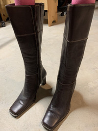 Ladies leather boots size 38