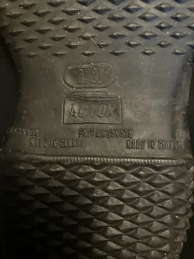 1984 Canadian Army Rubber Overboots63234806777859121