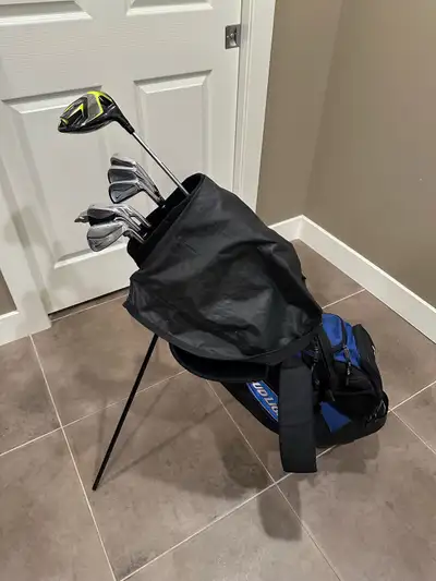 Nike Men’s Right-Handed Golf Club Set With Bag, View more