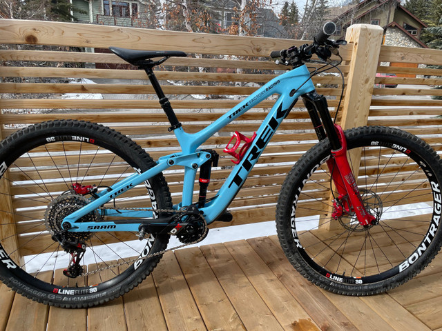 Trek Slash 9.9 Factory Racing 2018 size S - rare find! in Mountain in Banff / Canmore