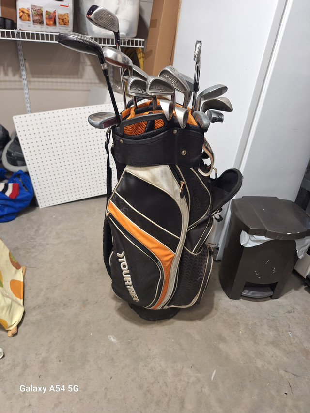 Bâtons de Golf Droitier dans Golf  à Ville de Québec