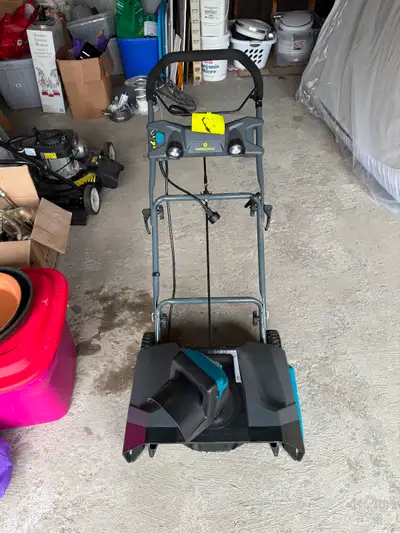 Yardworks Electric Snow Blower – Like New – Ready for Winter, View more
