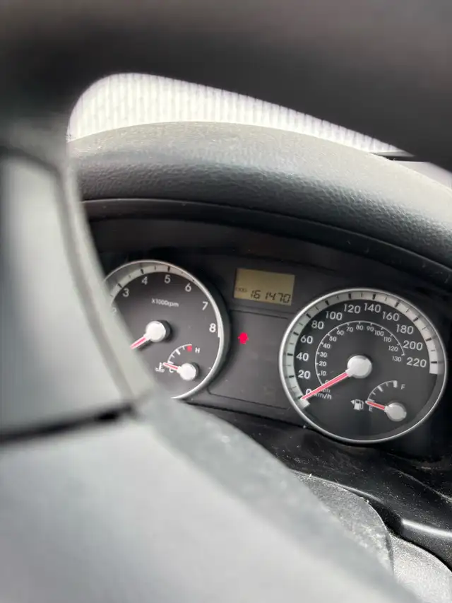 Hyundai Accent in Cars & Trucks in Drummondville - Image 7