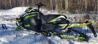 Ultra Low Km 2018 Xf 8000 High Country Ltd comes with trailer. 