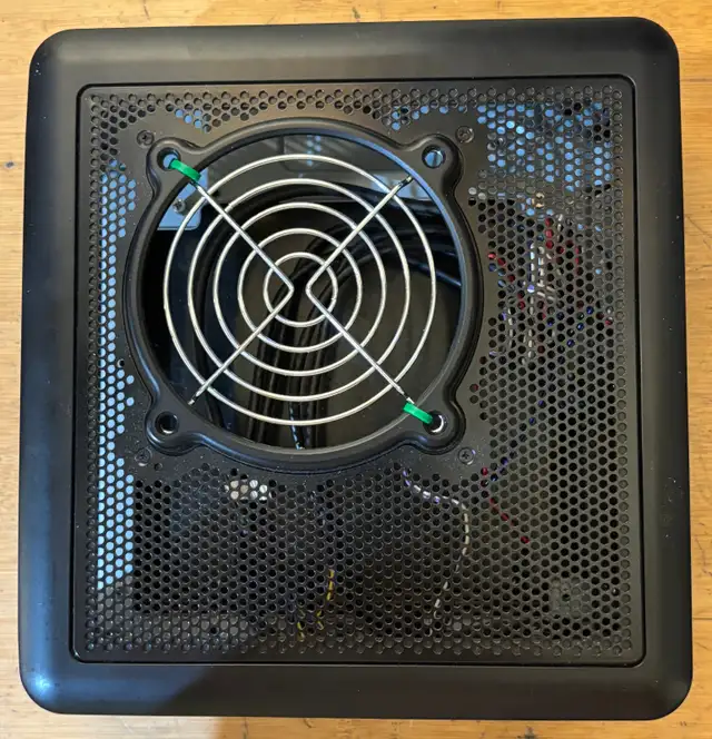 Antec Mini-ITX Computer Case in System Components in City of Toronto - Image 5