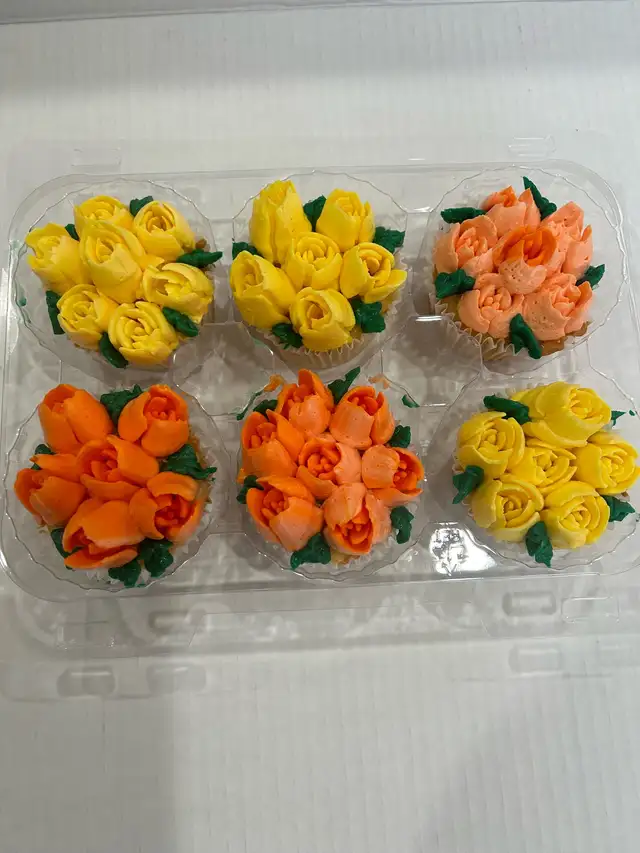Custom cakes and cupcakes 565173678076733444