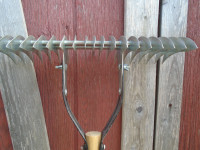 Professional Thatching Rake in Excellent Condition