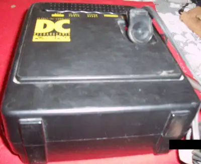 DC RECHARGEABLE POWER PACK - 12V OC CORDLESS It has 2 connectors, one is to plug into the car cigare...