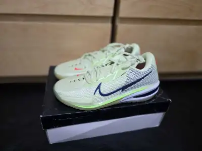 Nike GT Cut 1 size 8, View more