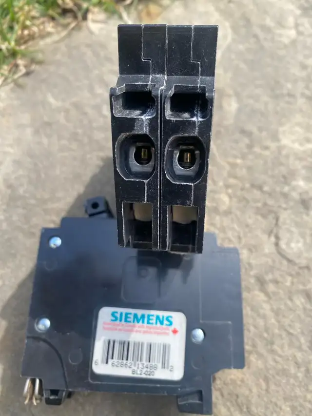Siemens 20 amp / 2 pole (BL2-020) in Electrical in Laval / North Shore - Image 5