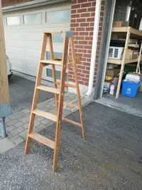 4ft wood ladder