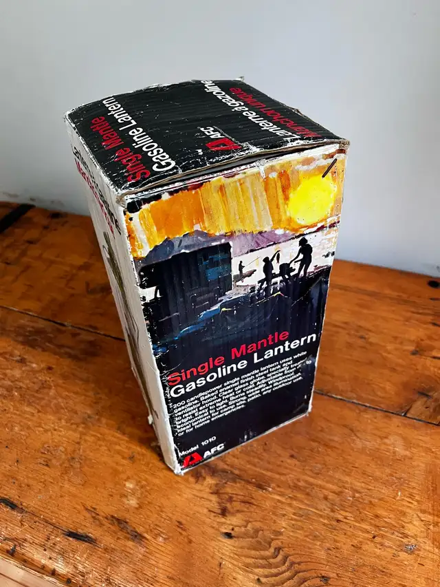 AFC gasoline lantern  in Fishing, Camping & Outdoors in Muskoka - Image 11