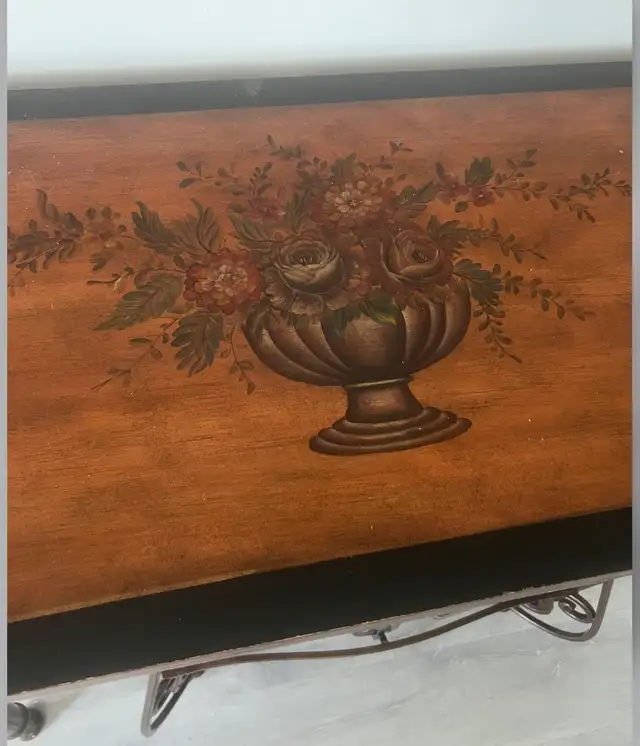 antique table in Other Tables in Markham / York Region - Image 3