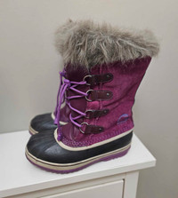 Sorel Youth Size 5 Joan of Arctic Winter Boots