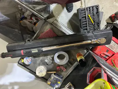 I'm selling a Snap-on ATECH3FR300B digital torque wrench, which measures 15-300 ft-lb, as shown in t...